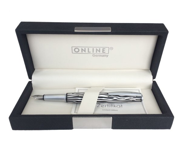 Online White Black LE, plnicí pero